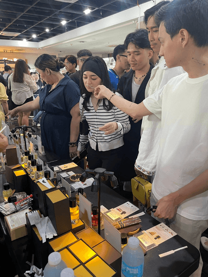 Valor Extrait at community fragrance events