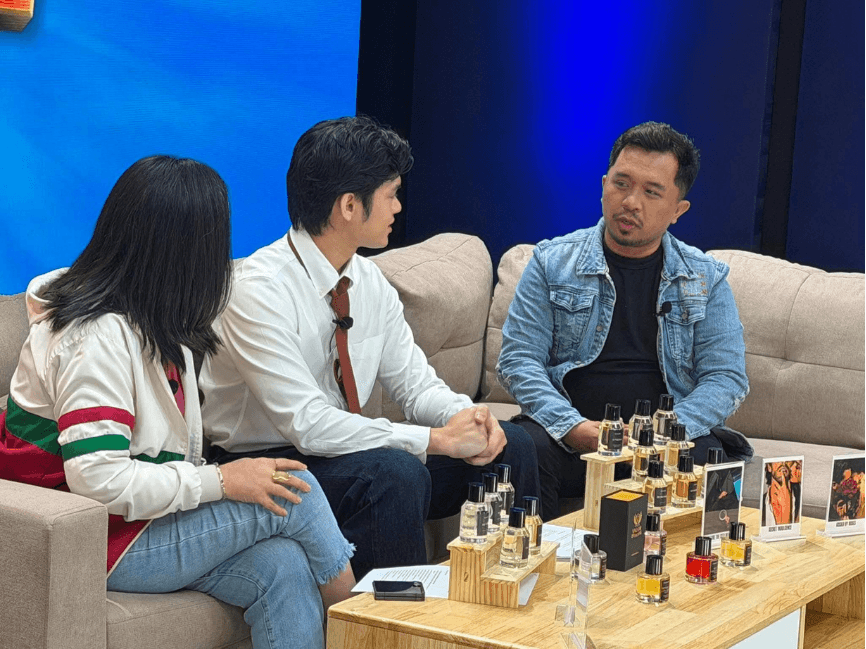 Valor Extrait media features